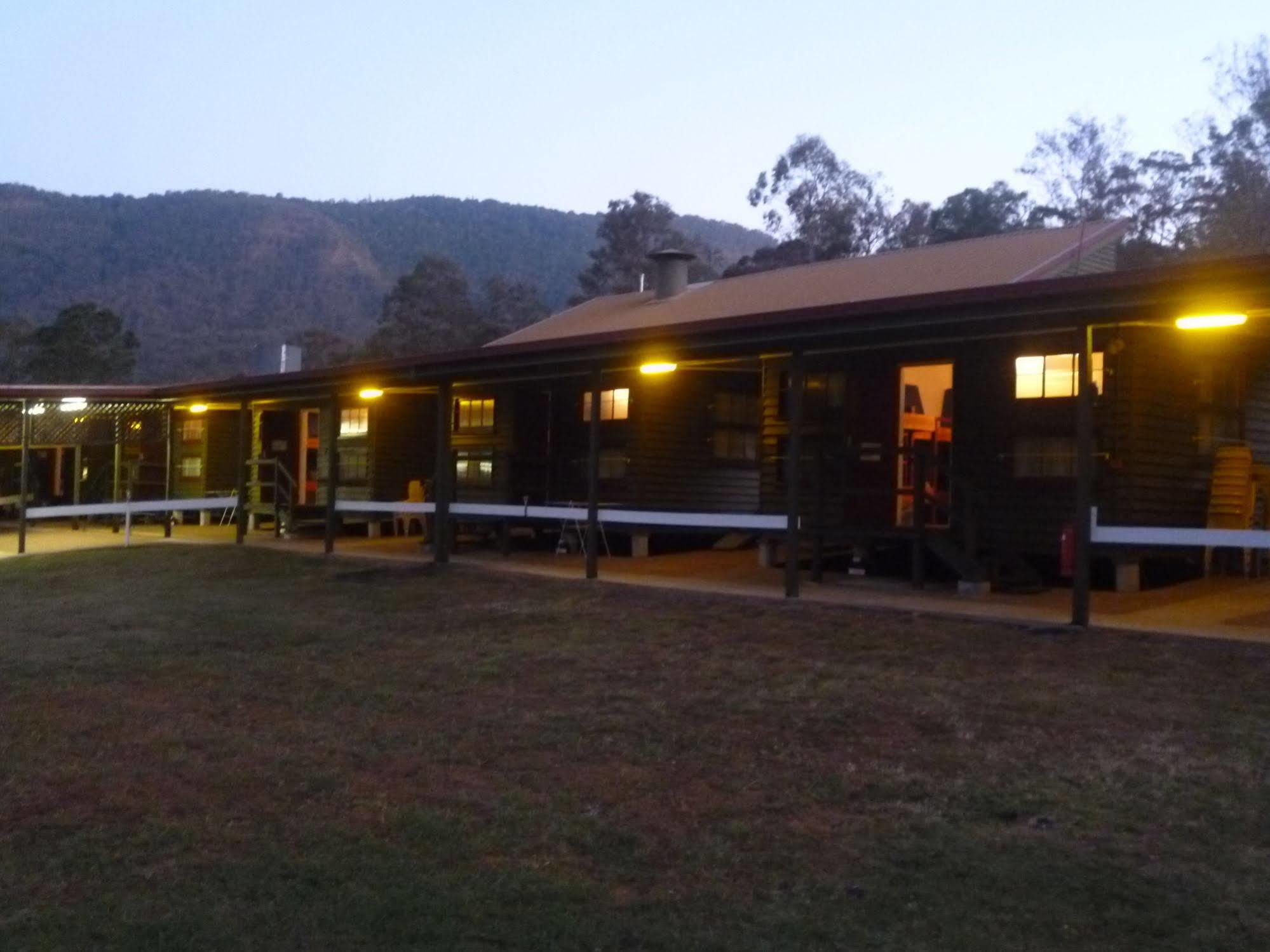 Christmas Creek Cafe & Cabins Lamington エクステリア 写真